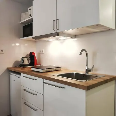 Aparthotel Global & 4*